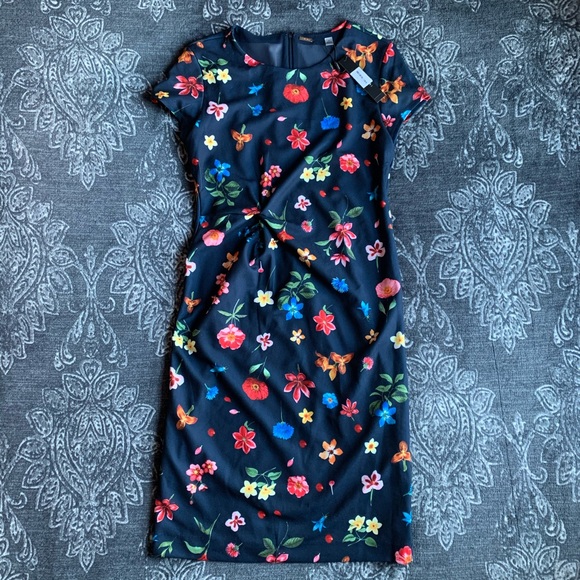 T Tahari Dresses & Skirts - T Tahari Floral Knotted Front Sheath Dress